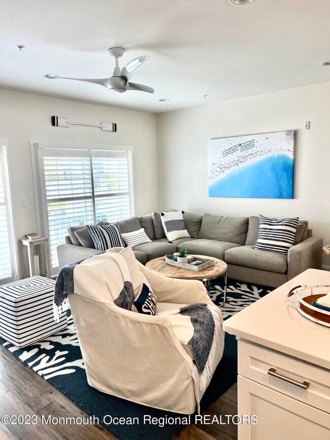 Photo - 410 Sewall Ave