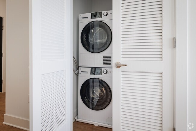 2BR, 2BA - Laundry