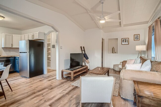 Photo - 1190 Oak St Unit SI ID1604887P