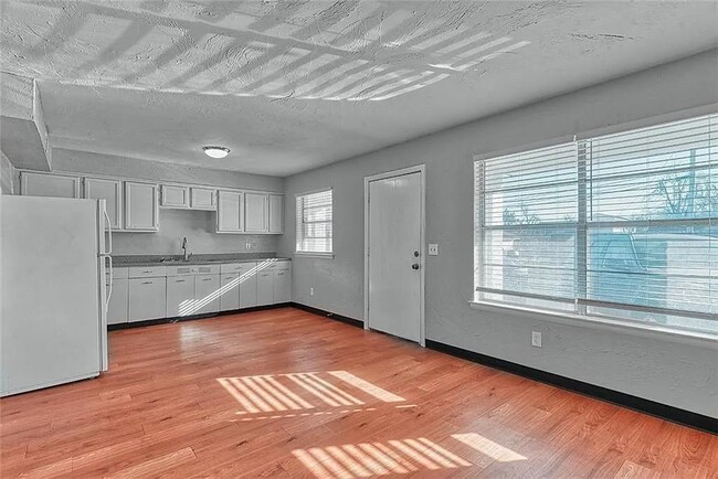 Photo - 2707 NW 36th St Apartment