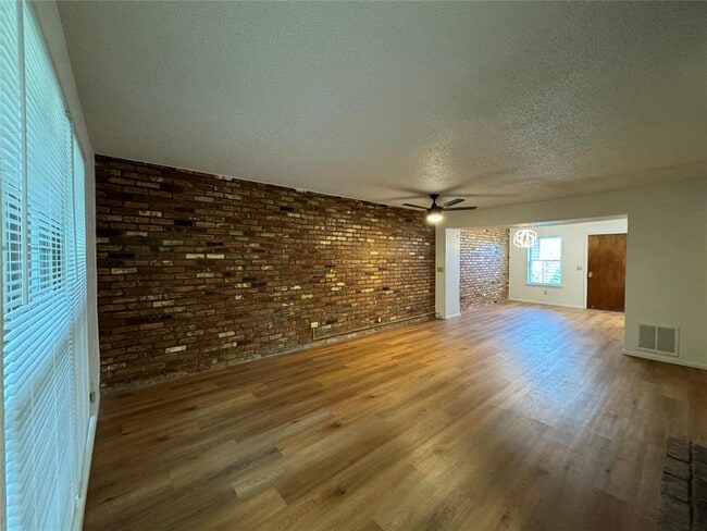 Photo - 3325 Brookhollow Ct