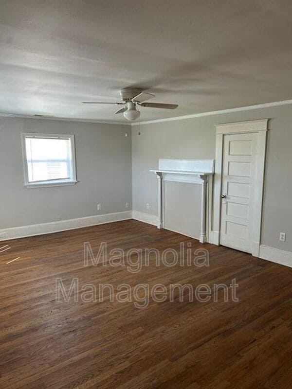 Photo - 216 Walnut St