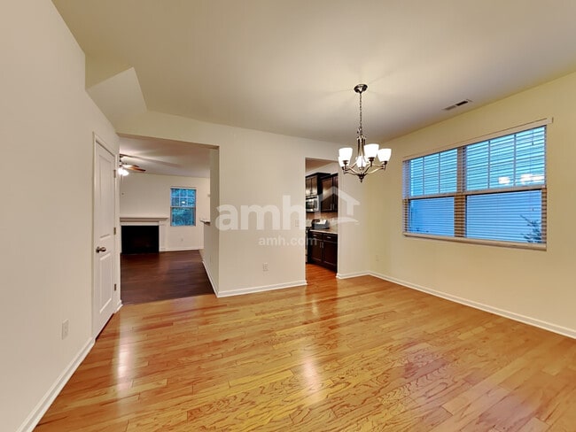 Photo - 117 Lyonshall St