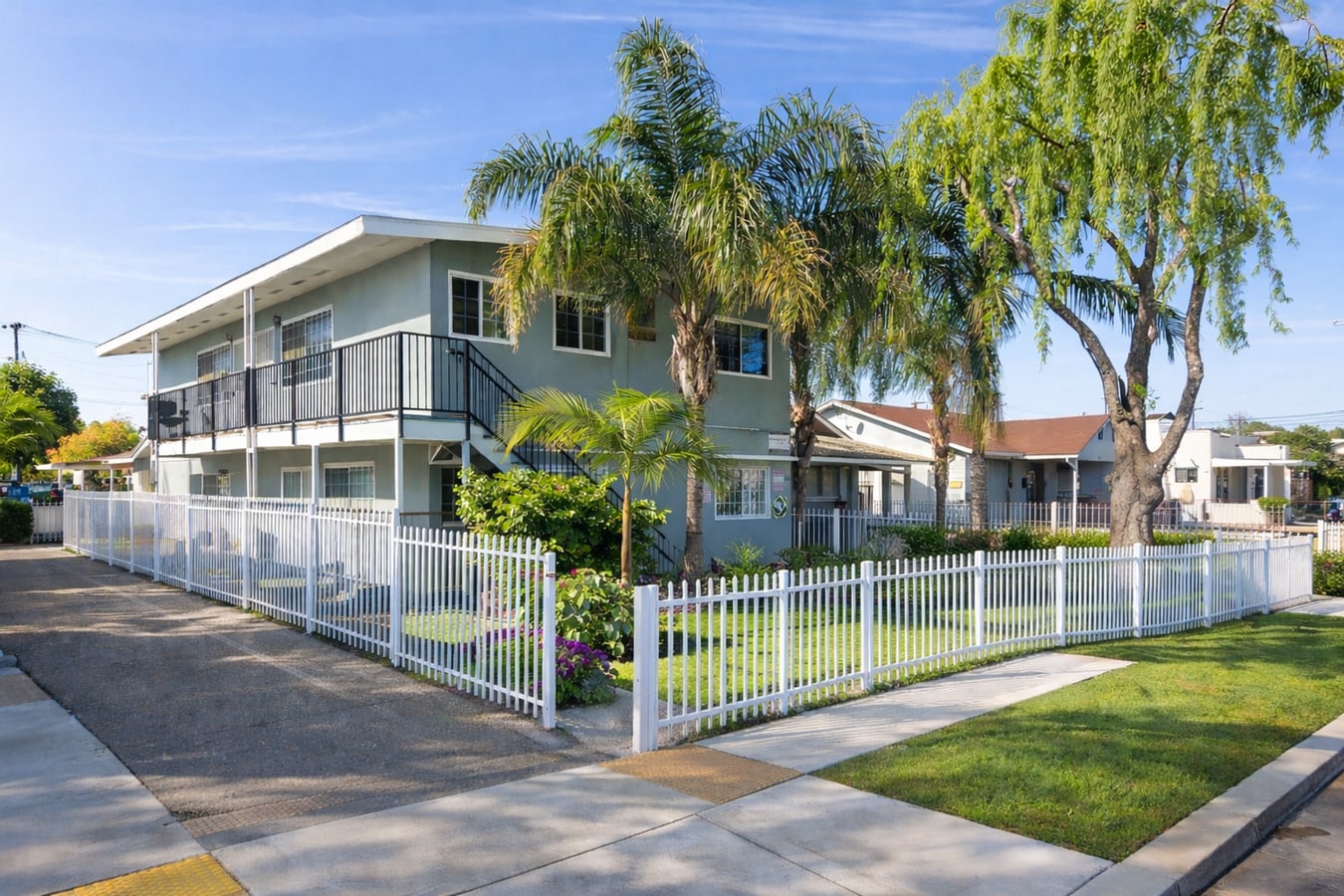 Photo - 1016 W 103rd St