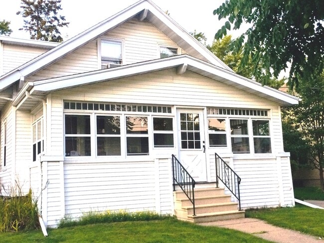 Photo - 1220 W Packard St