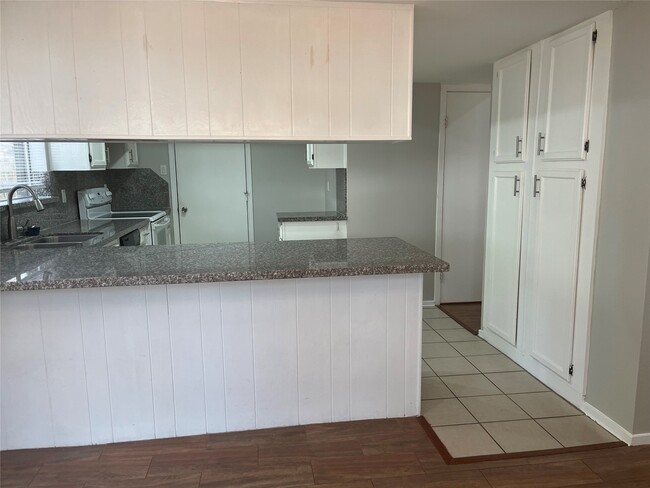 Photo - 65 Yewleaf Rd