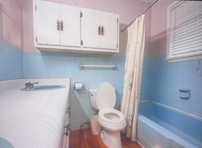 Photo - 494 Fernwood Ave