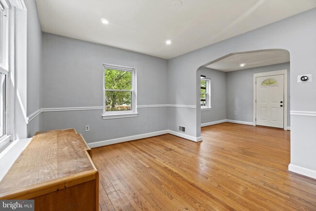 Photo - 6014 39th Ave