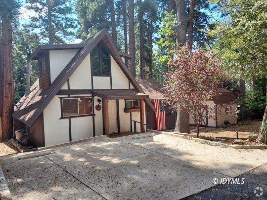 Building Photo - Sunset Drive Classic Cabin Rental