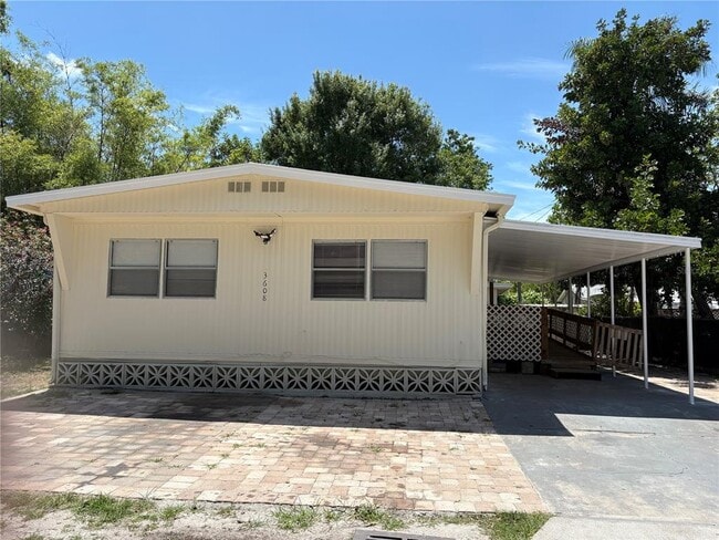 Photo - 3608 16th St W
