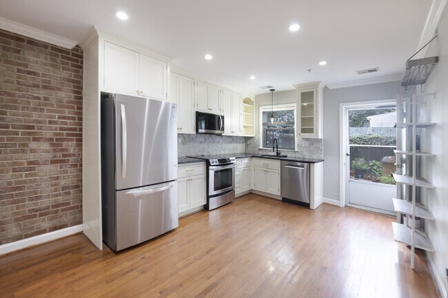Photo - 1122 K St SE