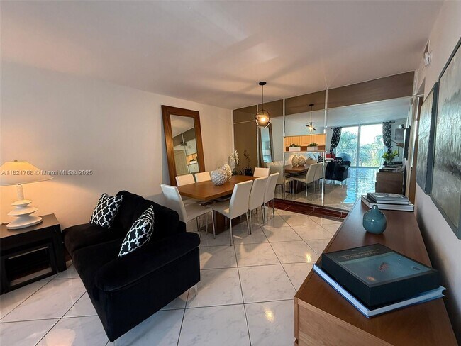 Photo - 6801 Indian Creek Dr Unit 302