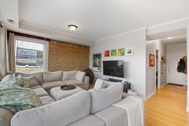 Photo - 3040 W Diversey Ave Unidad 2S