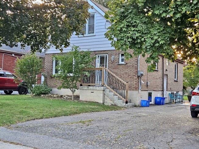 Photo - Bright & Comfortable Apartment (2 Bed, 1 B... Unit BSMT