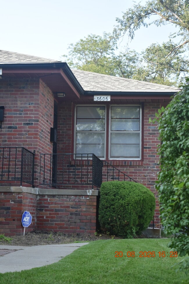 Photo - 3606 Newport Ave