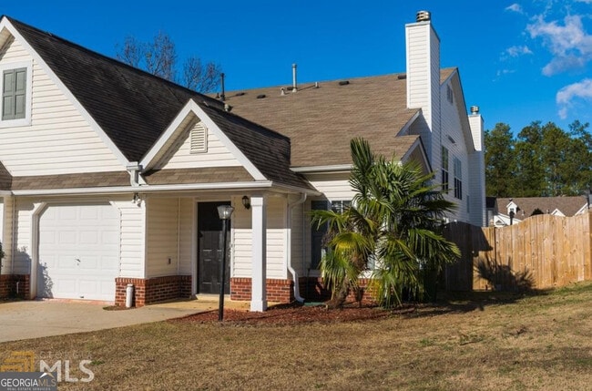 Photo - 145 Courtyard Dr