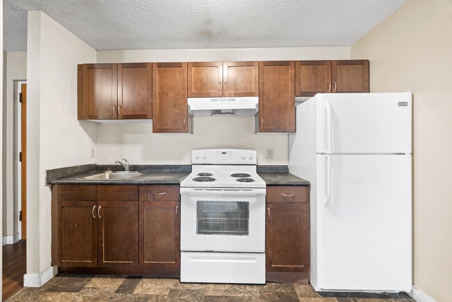 Building Photo - 2116 Rose St Unit 26