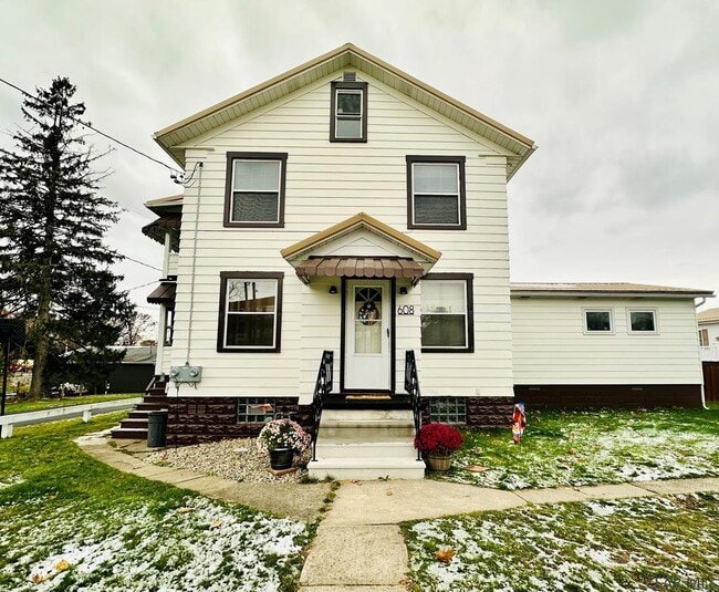 Building Photo - 608 Lamberd Ave