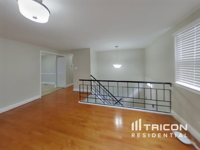 Photo - 9851 Branchleigh Rd