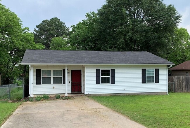 Come take a look at this cute 3 bedroom 1.... - Come take a look at this cute 3 bedroom 1.... House
