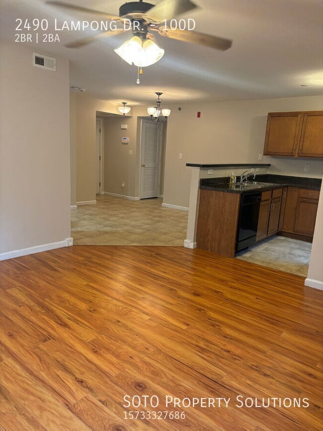 Photo - 2490 Lampong Dr