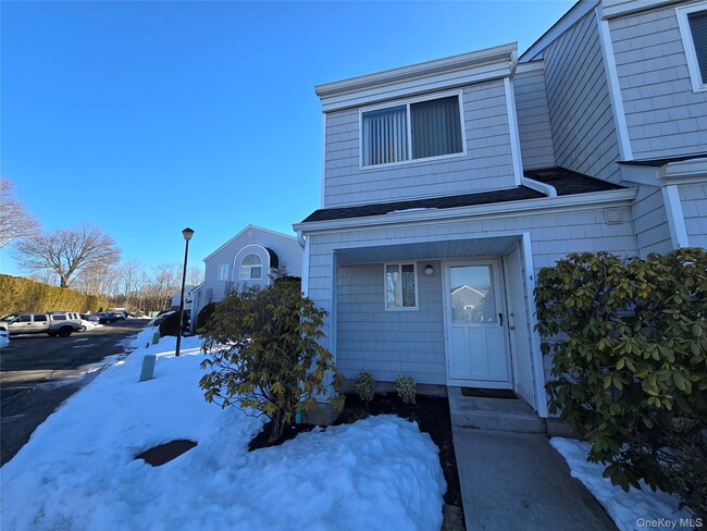 Building Photo - 220 Montauk Hwy