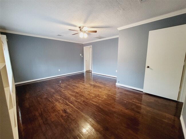 Photo - 7535 Thurow St