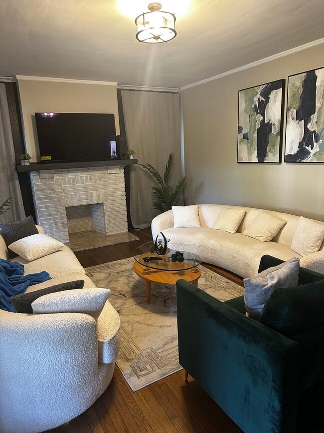 Building Photo - 48 Richmond Ave Unit 48 Richmond ave