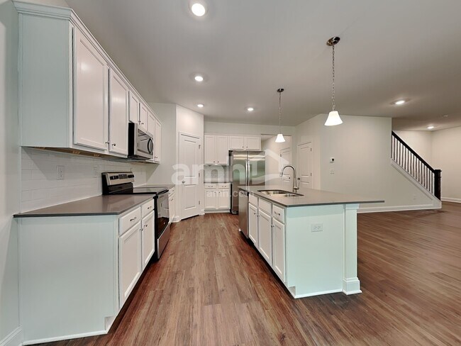 Photo - 633 Rivermist Dr