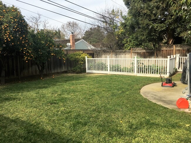 Photo - 839 S Knickerbocker Dr