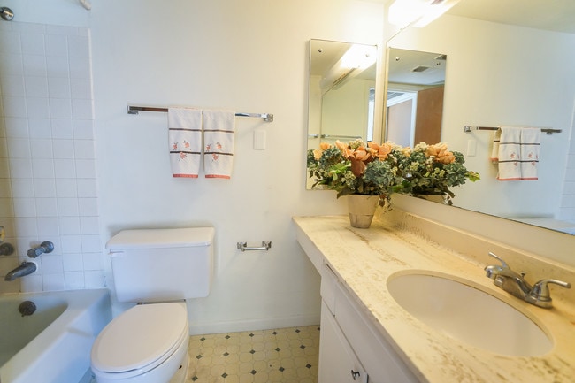 bathroom - Morning Side Manor Apartments