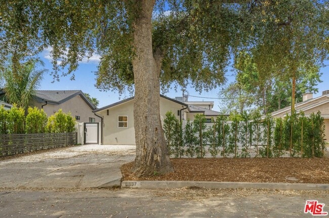 Building Photo - 6835 Yolanda Ave Rental