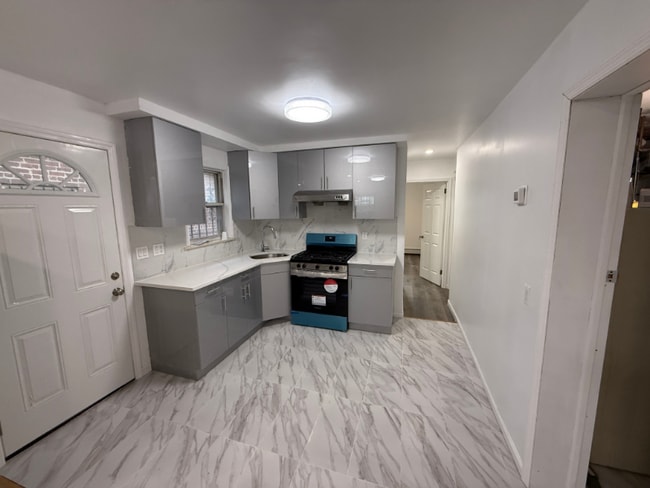Photo - 2569 Laconia Ave Townhome