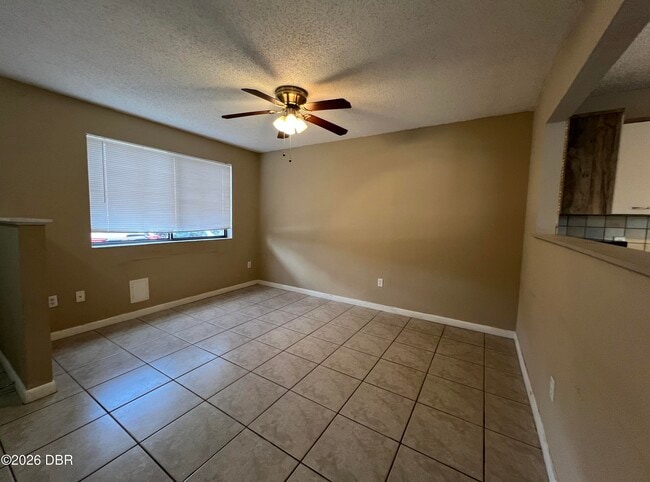 Photo - 100 E Baywood Square
