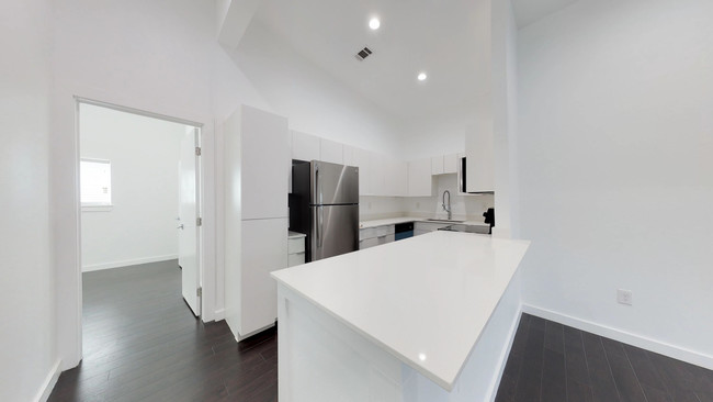 LARGE KITCHENS - The Palisades Apartments