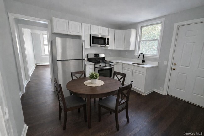 Photo - 6466-66 Hawley Ave