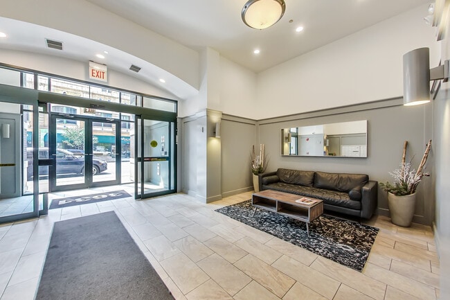Photo - 3631 N Halsted St