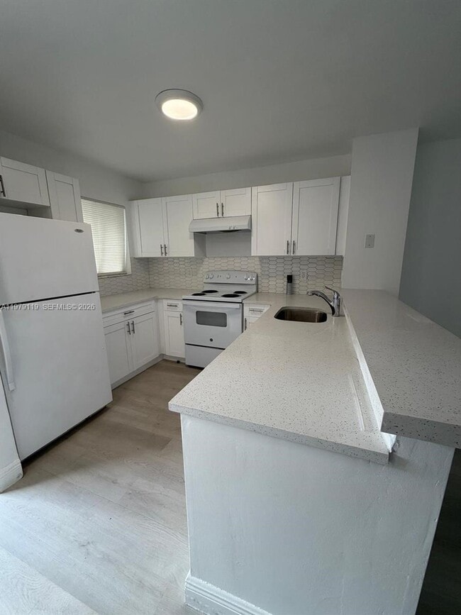 Photo - 8730 N Sherman Cir Unit 106