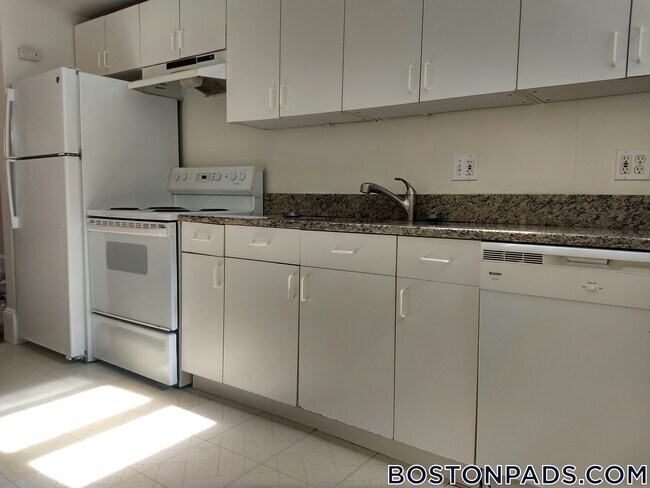 Photo - 208 Winthrop Rd Unit B2