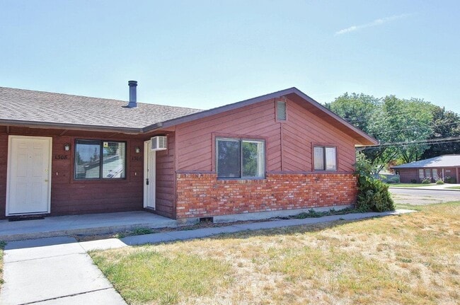 Building Photo - 1306 Poplar St Rental