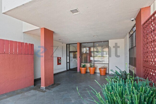 Photo - Unit 217 Unidad 217