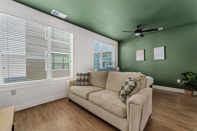 Photo - 2609 W Nassau St Unit ID1312503P