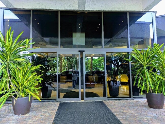 Photo - 3300 NE 191st St Unit 505