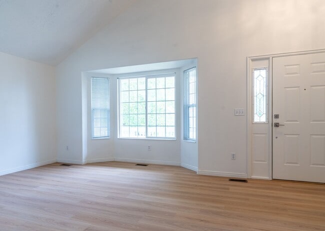 Photo - Beautiful Remodeled Home In Great Clinton Area