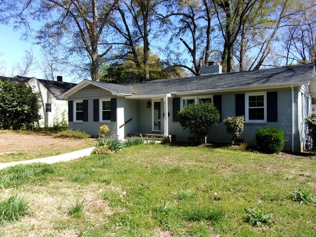 Photo - 304 Oak Dr