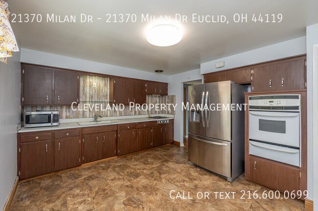 Photo - 21370 Milan Dr Unit 21370 Milan Dr Euclid, OH 44119