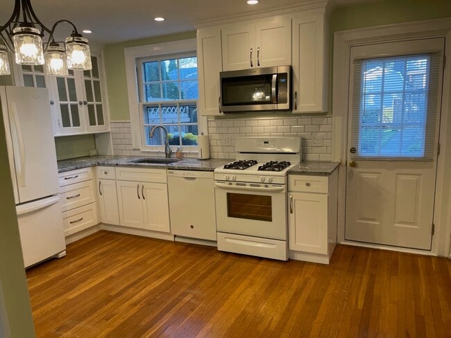 Photo - 3869 Beech St