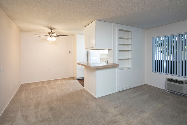 Photo - San Remo Court