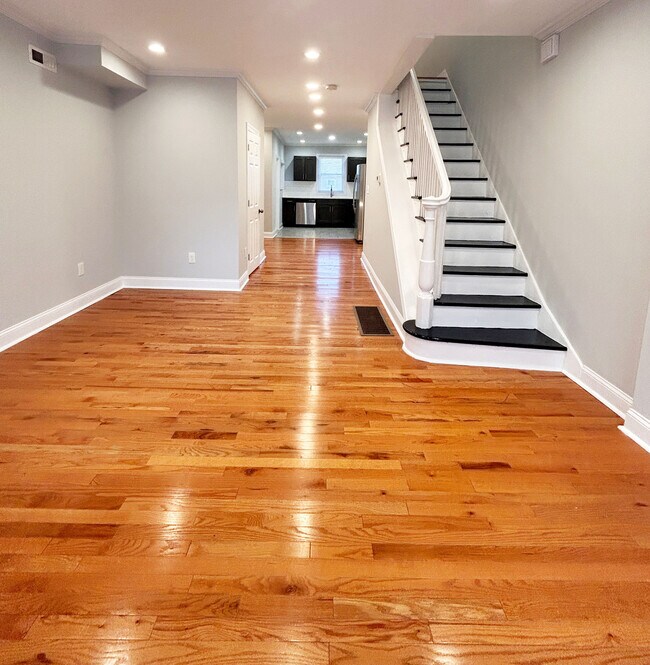 Photo - 2009 N Wanamaker St