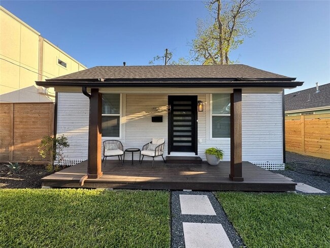 Photo - 1033 Adele St Casa